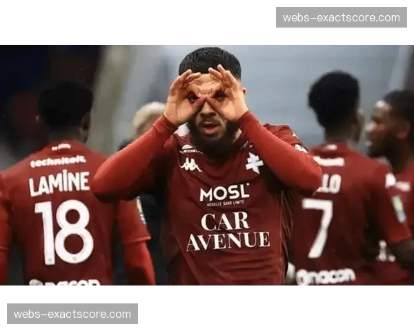 特写：梅斯老将打进职业生涯最后一球，赛后获全场致敬