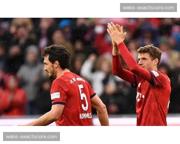 拜仁慕尼黑3-1逆转沃尔夫斯堡，暂时落后榜首9分