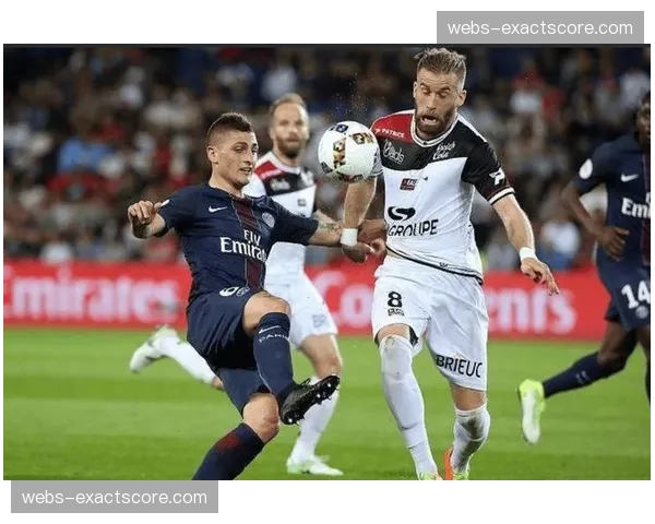 西汉姆联VS狼队前瞻：边路传中战术对决，场均传中数位列联赛前五